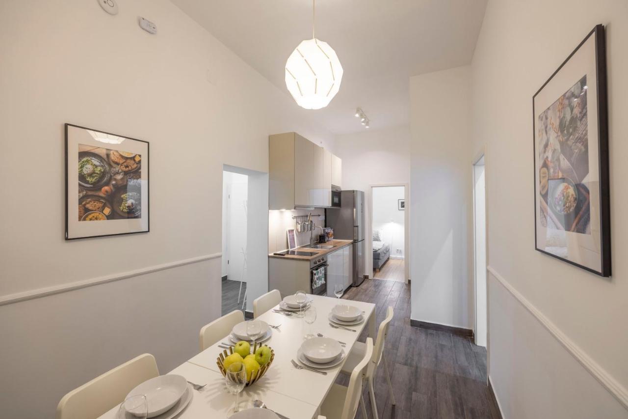 Grand With 5bedrm 2bathroom Apartman